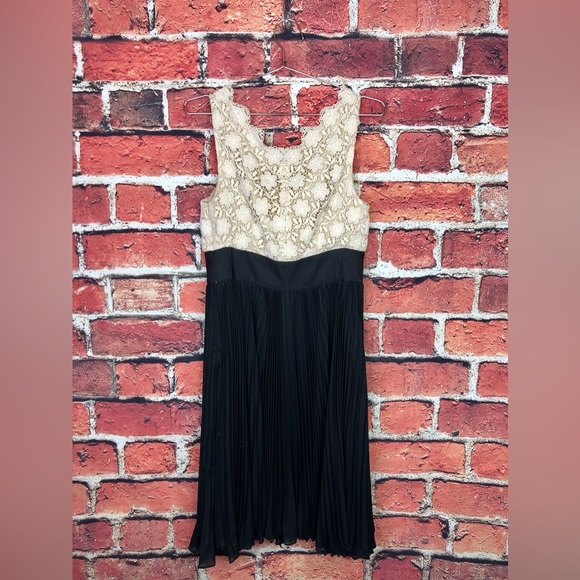 Anthropologie Floreat crochet tuxedo dress - Picture 9 of 10